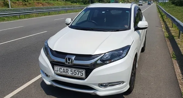 Luxury car hire with driver Sri Lanka - SUV Outlander for executive chauffeur service